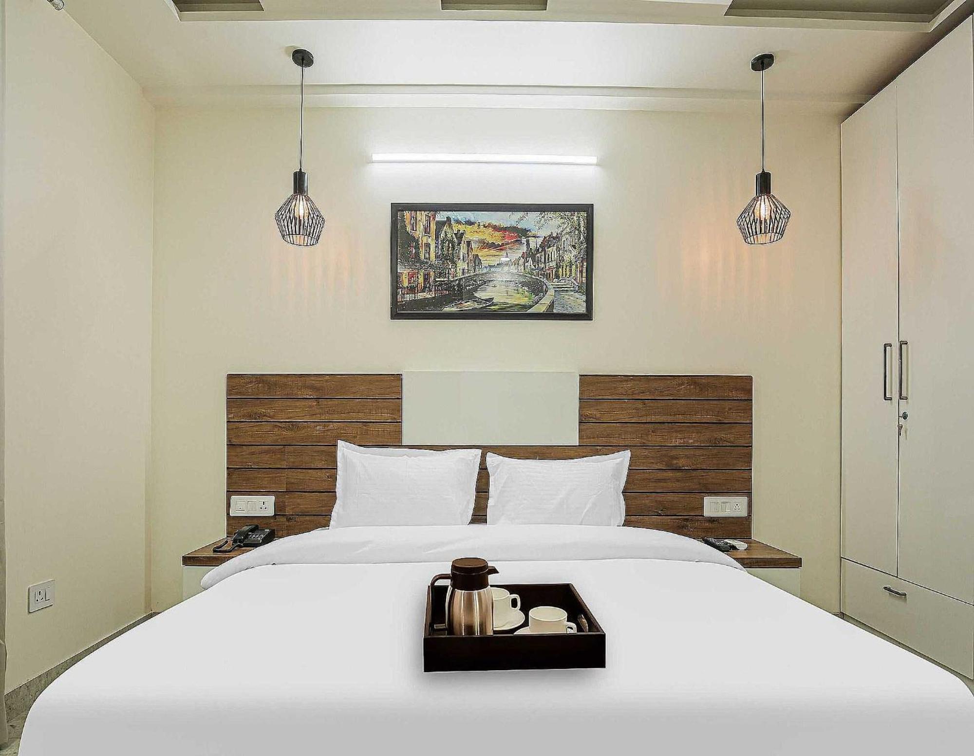 Hotel Maharaja Palace Gurgaon Exterior photo